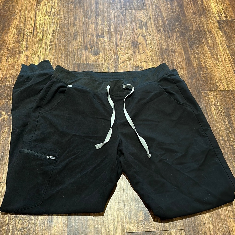 FIGS Zamora Joggers. Size Large tall